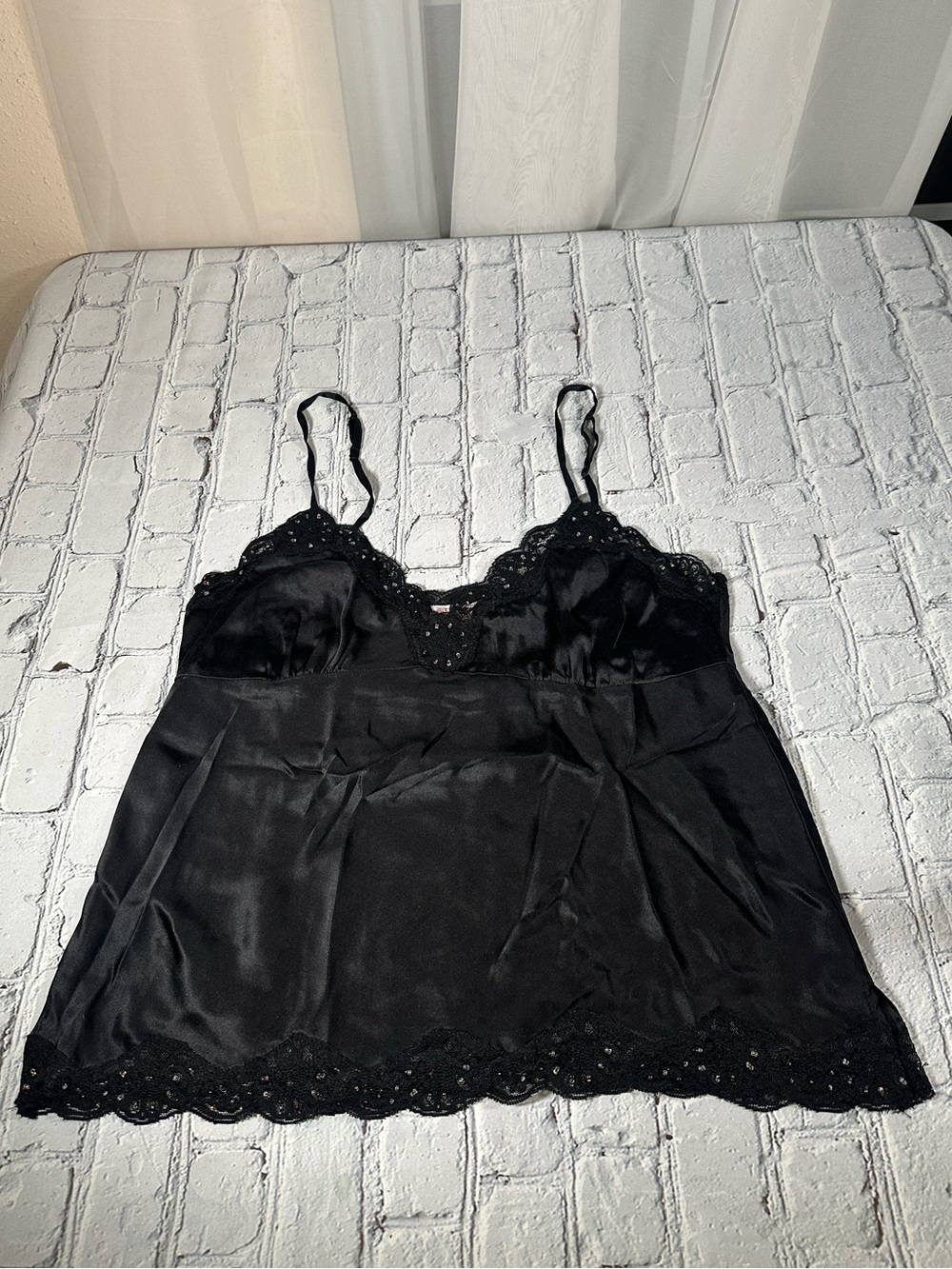 Gold Hawk Black Silk Beaded Cami Tank Top Black women’s size Medium Camisole